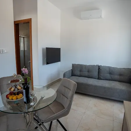 Arma Cielo I, 1-bed Cosy Flat Lägenhet Paphos