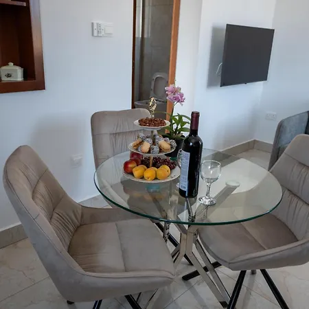 Arma Cielo I, 1-bed Cosy Flat Lägenhet Paphos